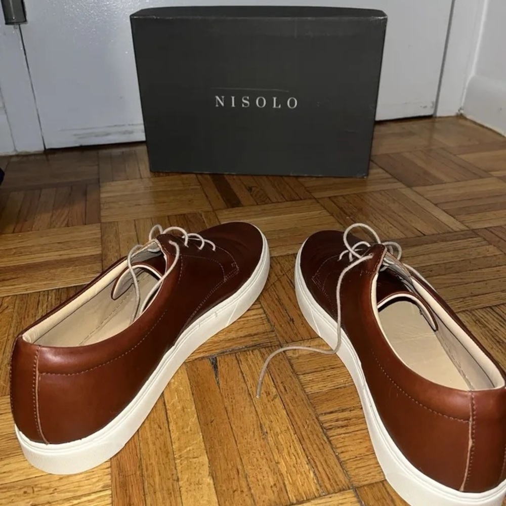 Low Top Leather Sneakers (M13)